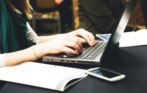 Jangan Berlebihan dan Jangan Mengulang-ulang Kata/Informasi yang Sama - elemen-elemen yang dibutuhkan untuk membuat konten yang bagus .image: Kolomsatu.com Jangan Berlebihan dan Jangan Mengulang-ulang Kata/Informasi yang Sama - elemen-elemen yang dibutuhkan untuk membuat konten yang bagus .image: Kolomsatu.com