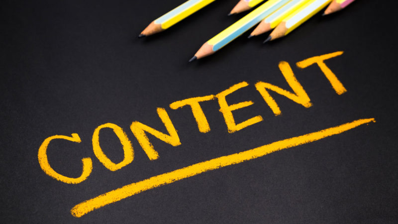konten tulisan content berwarna kuning dengan latar hitam