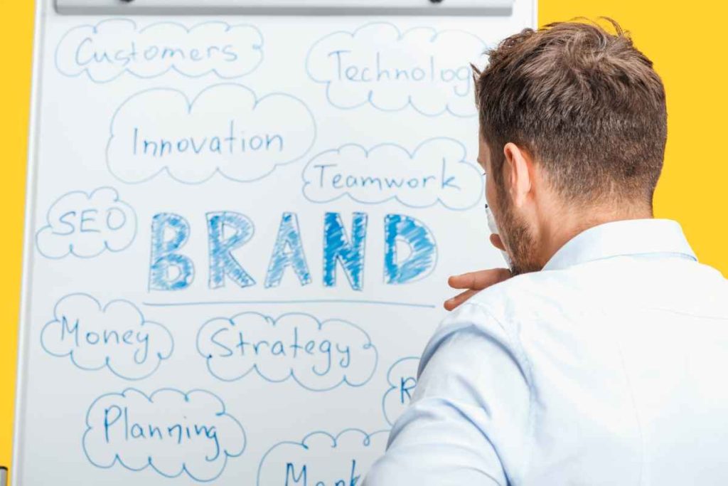 perbedaan antara brand awareness dan brand engagement dalam konten